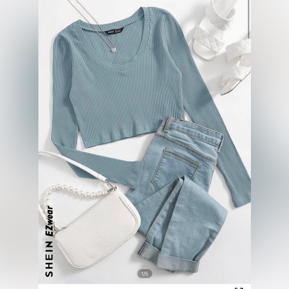 Crop shirt super cute